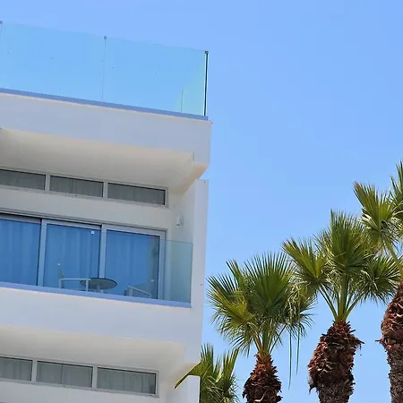 Island Boutique 3* 라르나카