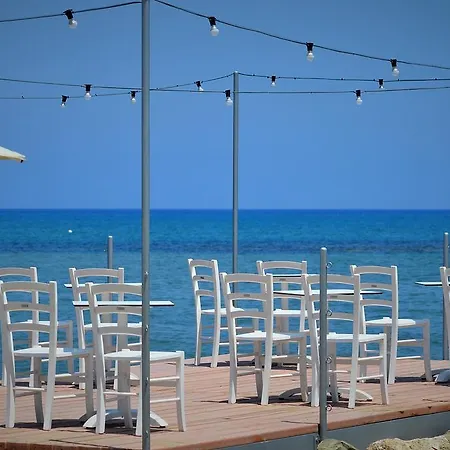 Island Boutique 라르나카