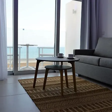 Island Boutique 라르나카