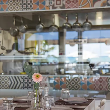 Island Boutique 라르나카