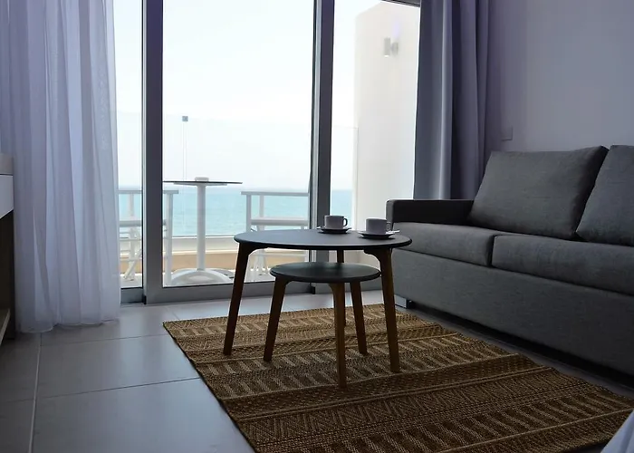 Island Boutique Ларнака