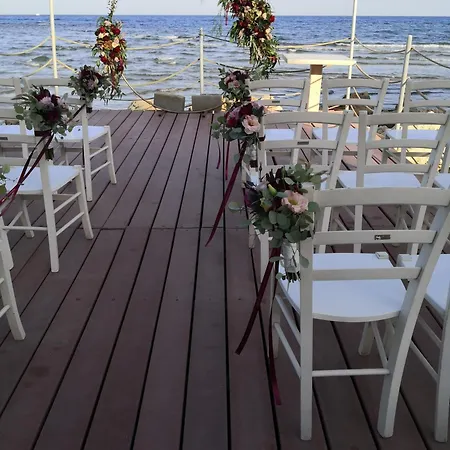 آيلاند البوتيكي فندق لارنكا